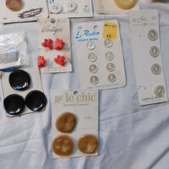 Vintage Sewing Buttons Lot/Bundle - Picture 4 of 5